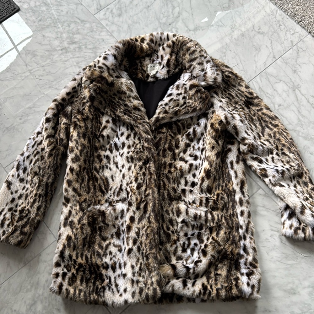 Anthropologie Marrakech leopard faux fur large like new
